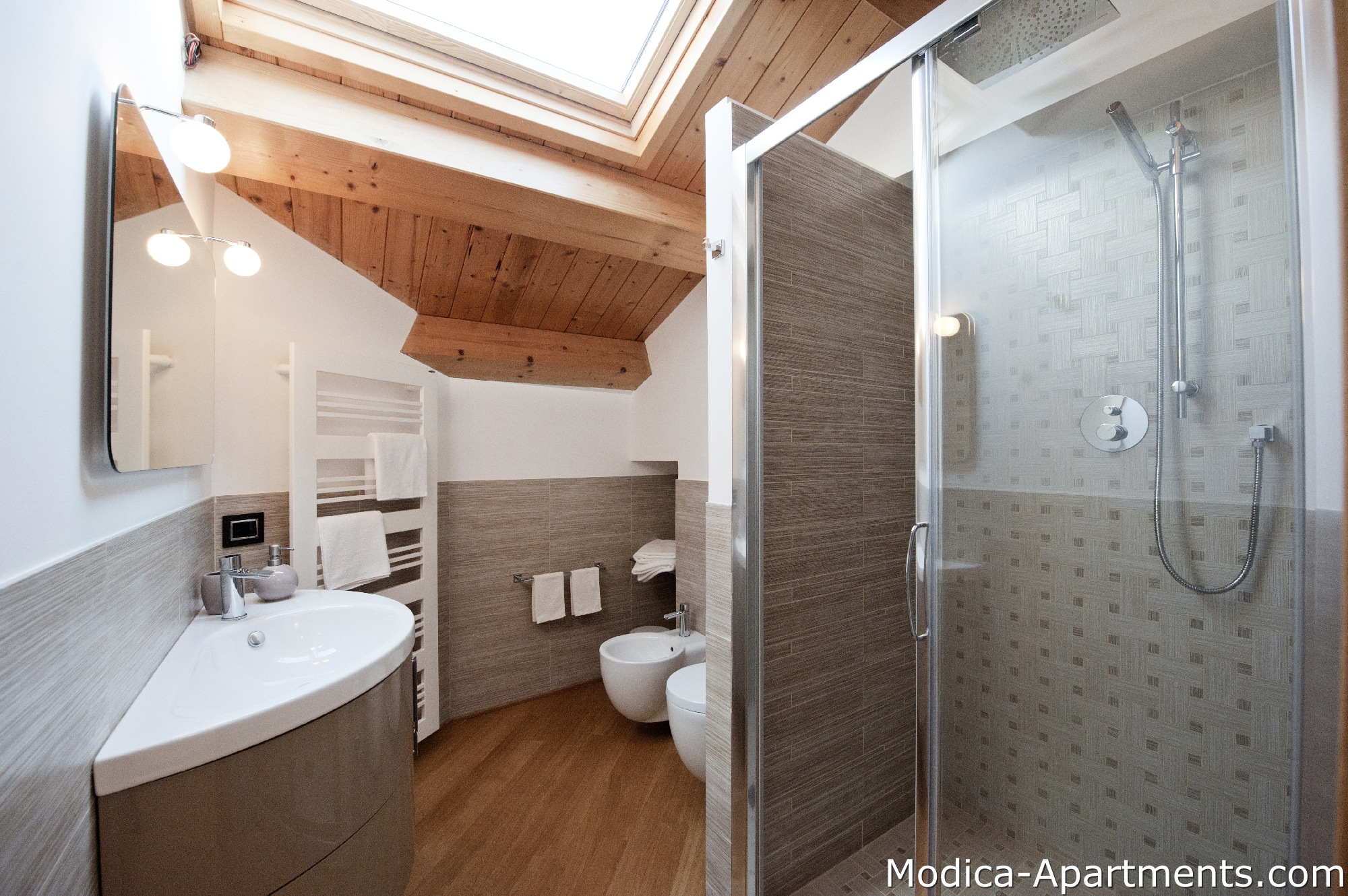 Termoarredo bagno colorato : termoarredo bagno piccolo ...